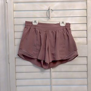 Lululemon Hotty Hot Short 4”. Tiny snag. Shown on last pic